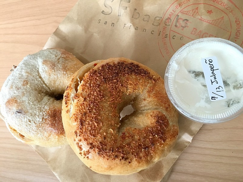 Bánh mì tại SF Bagels, Yeonnam-dong, Seoul, Hàn Quốc