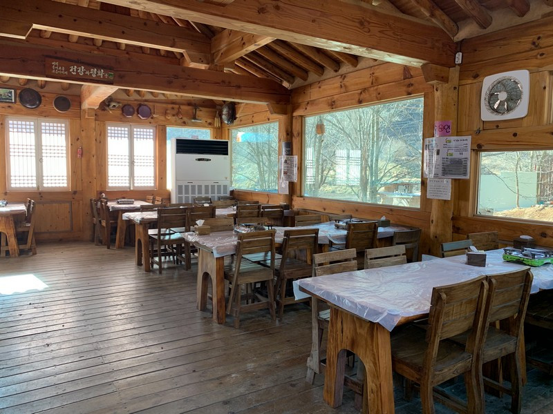 Bên trong nhà hàng Donggigan, Gapyeong