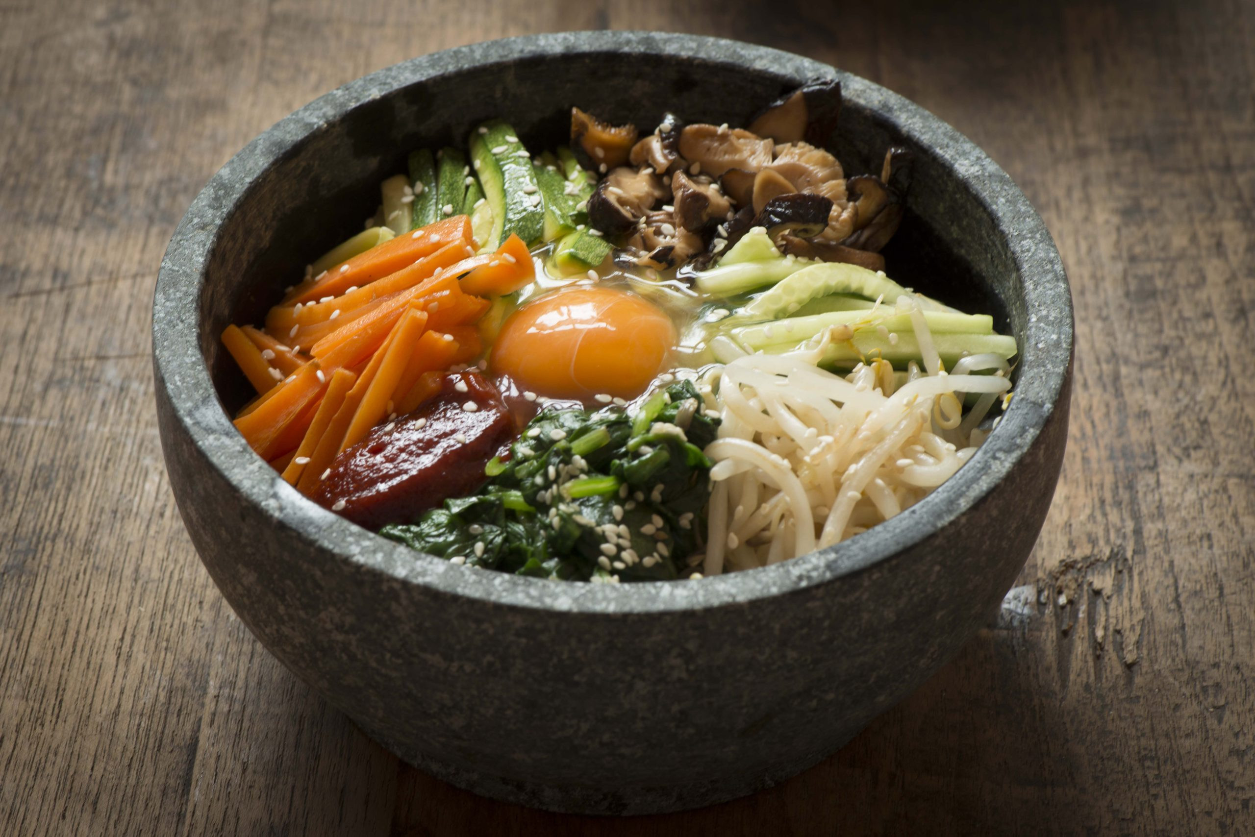 Bibimbap - Món cơm trộn đầy màu sắc