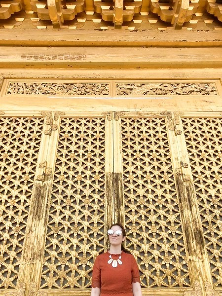 Điện Phật dát vàng tại chùa Suguksa, quận Eunpyeong, Seoul, Hàn Quốc