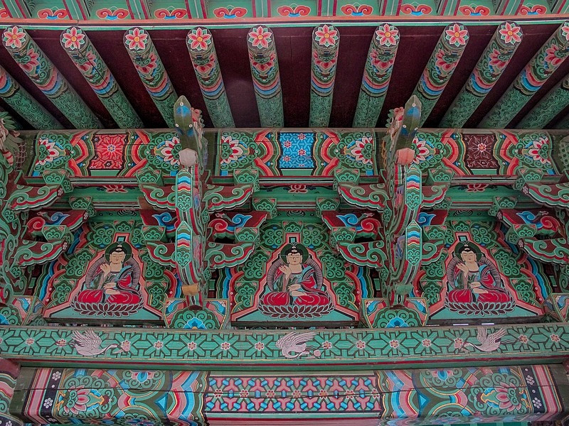 Đường lên hang động trên núi Sanbangsan, đảo Jeju, Hàn Quốc