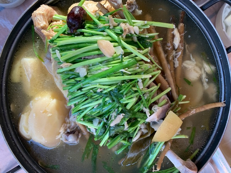 Gà hầm thơm ngon tại Donggigan