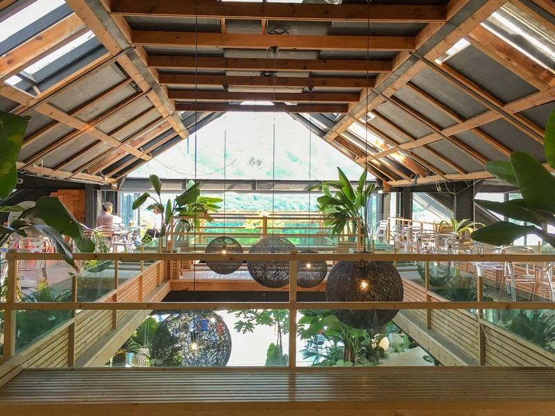 Góc nhìn khác bên trong quán cà phê Bilugae