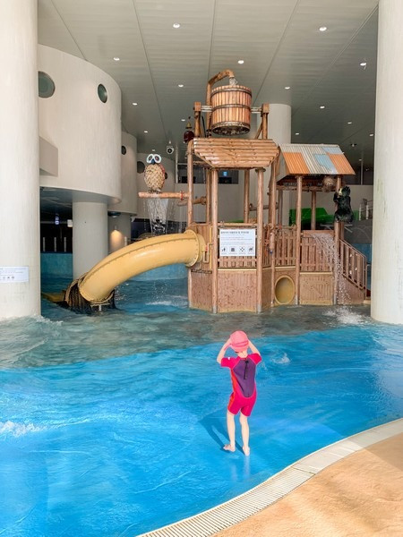 Jacuzzi nhìn ra núi Resom Forest