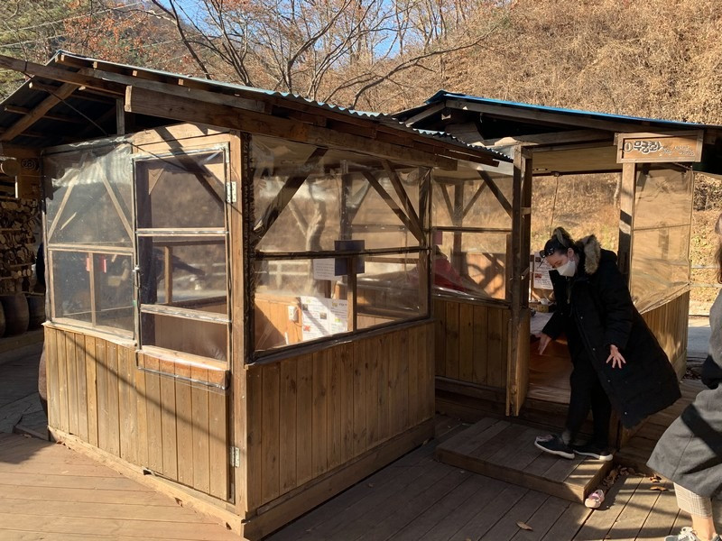 Không gian ấm cúng tại nhà hàng Donggigan