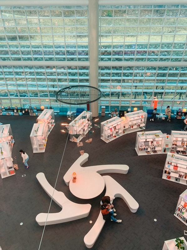 Không gian bên trong Thư viện Nghệ thuật Uijeongbu