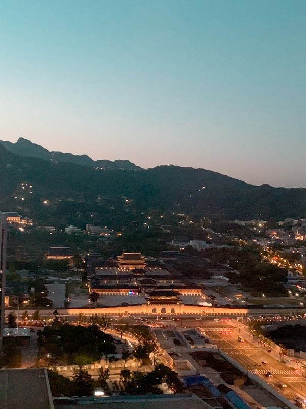 Khu vực sảnh chờ khách sạn Four Seasons Seoul