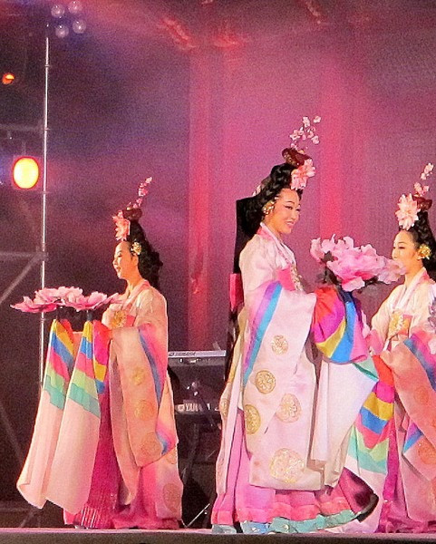 Màn trình diễn nghệ thuật tại Cung điện Gyeongbokgung