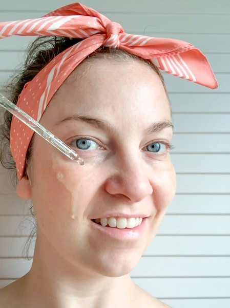 Tinh chất rau mùi tây AwakeAsleep, chăm sóc da Hàn Quốc: Hallie Bradley